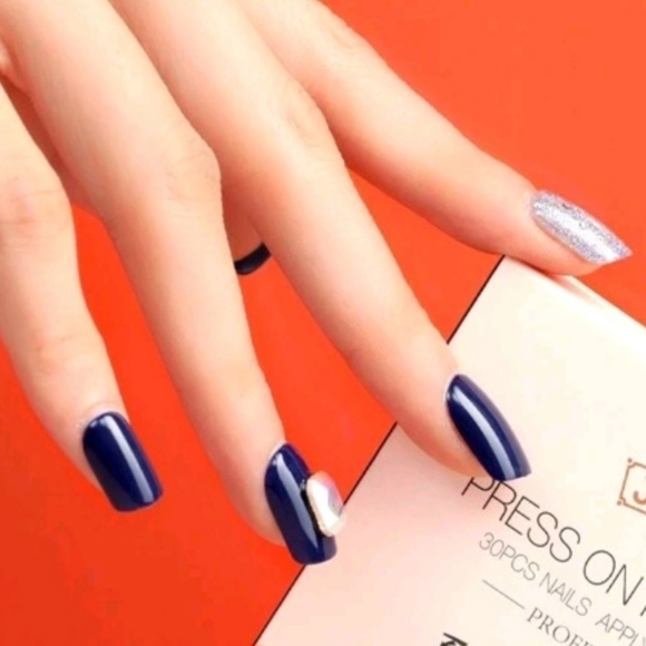 3D Rhinestone & Glitter Press On Nails - Picture 5 of 17